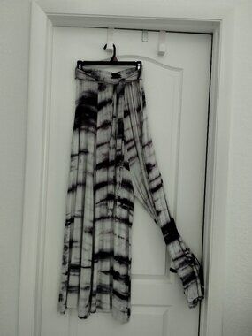 Black and white palazzo pants